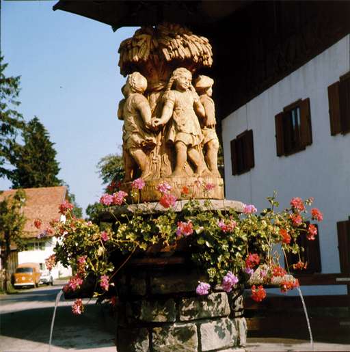 Traditional fountain