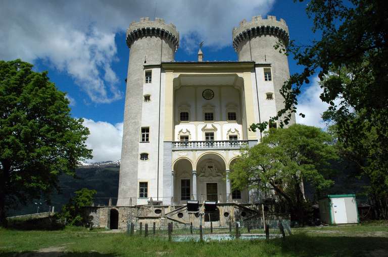 Aymaville Castle