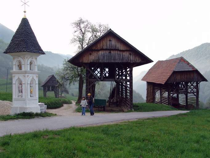 Kapelle und Heustadel nahe Šavna peč