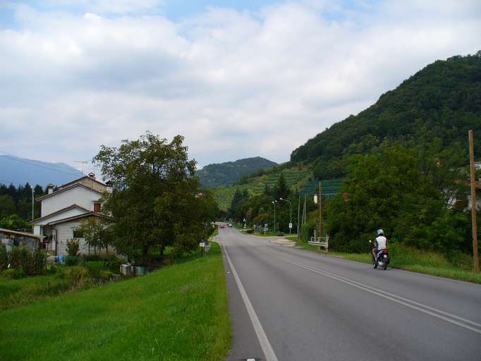 Straße zwischen Follina und Pieve di Solligo