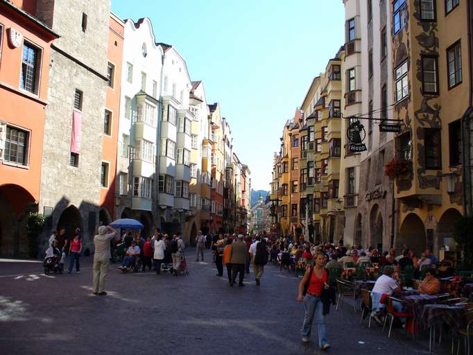 "Treiben" in Innsbrucker Altstadt