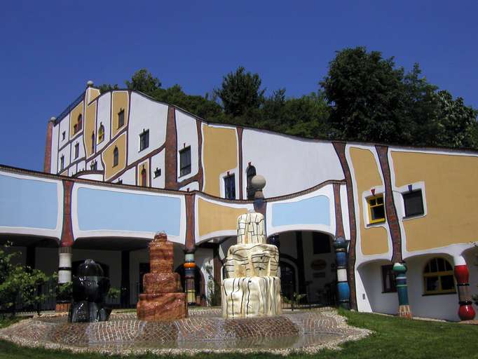 Die von Friedensreich Hundertwasser gestaltete Therme Bad Blumau