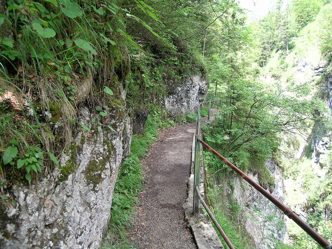 Weg in die Gießenbachklamm