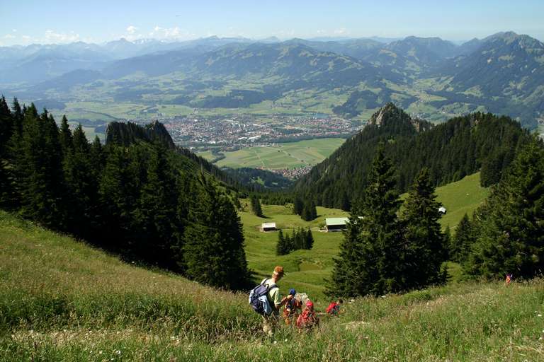 Blick vom Grünten (1.738m) auf Sonthofen