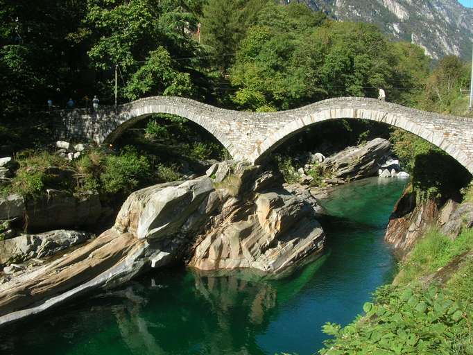 Ponte dei Salti a Lavertezzo in Valle Verzasca