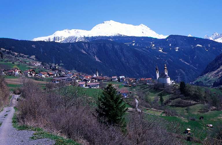 Fließ looking from west