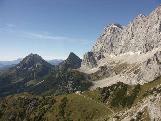 Alpine Hut Dachsteinsüdwandhütte  (1.871m)