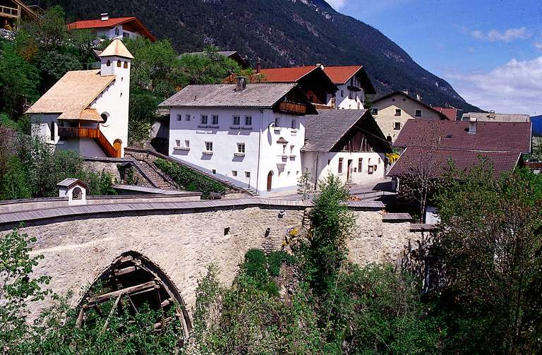 Ponte romano in muratura e capella di San Floriano