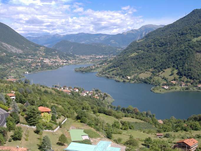 Blick von Ranzanico auf den Lago di Endine