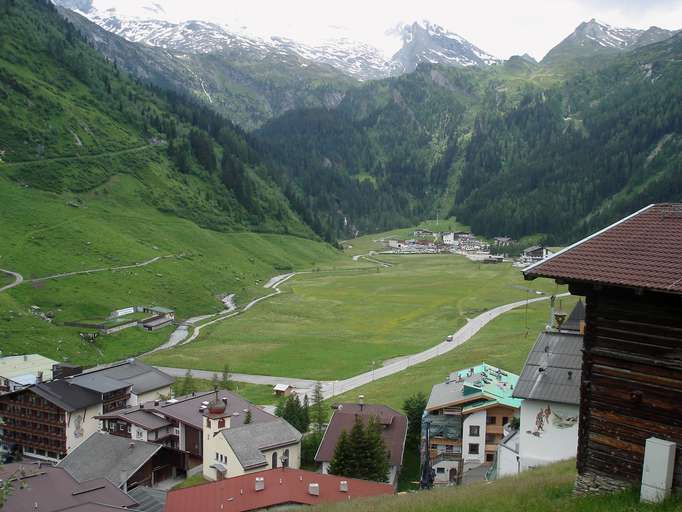 Hintertux mit Blick auf den Tuxer Gletscher