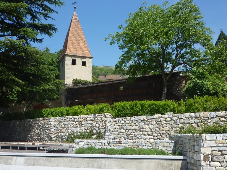 en:Vorplatz des Klosters Neustift bei Brixen