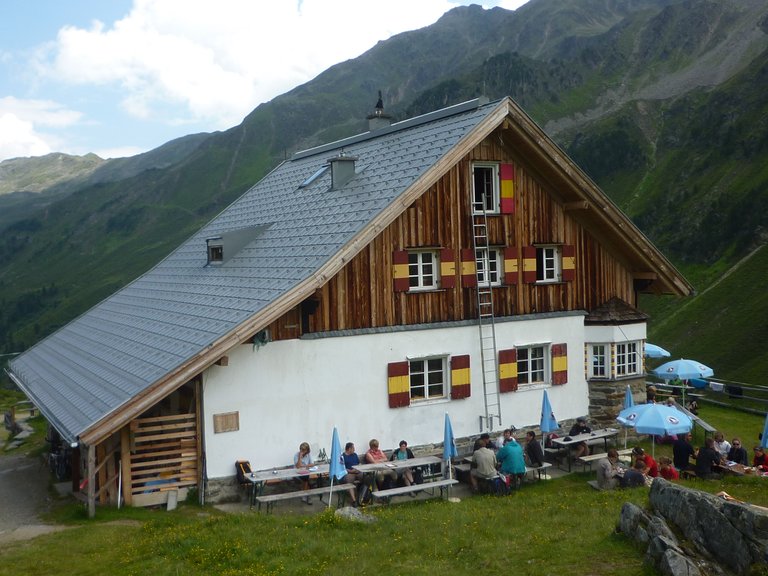 Potsdammer Hütte (2020m) im Fotschertal