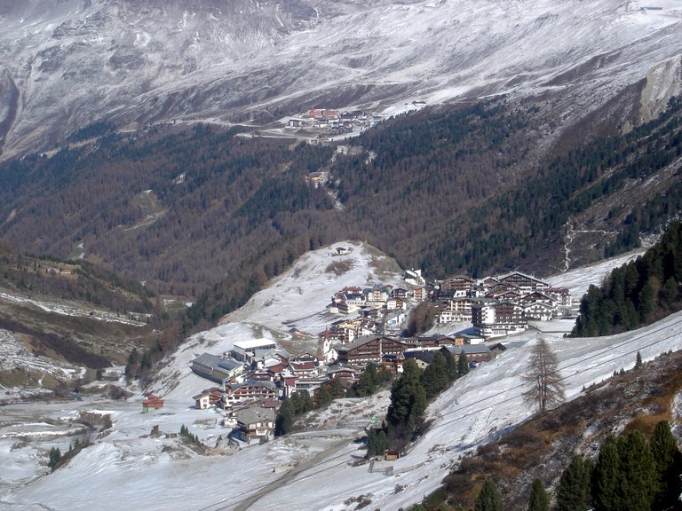 it:Obergurgl; im Hintergrund Hochgurgl