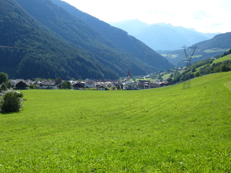 en:Lüsen im Lüsner Tal (Blick talauswärts)