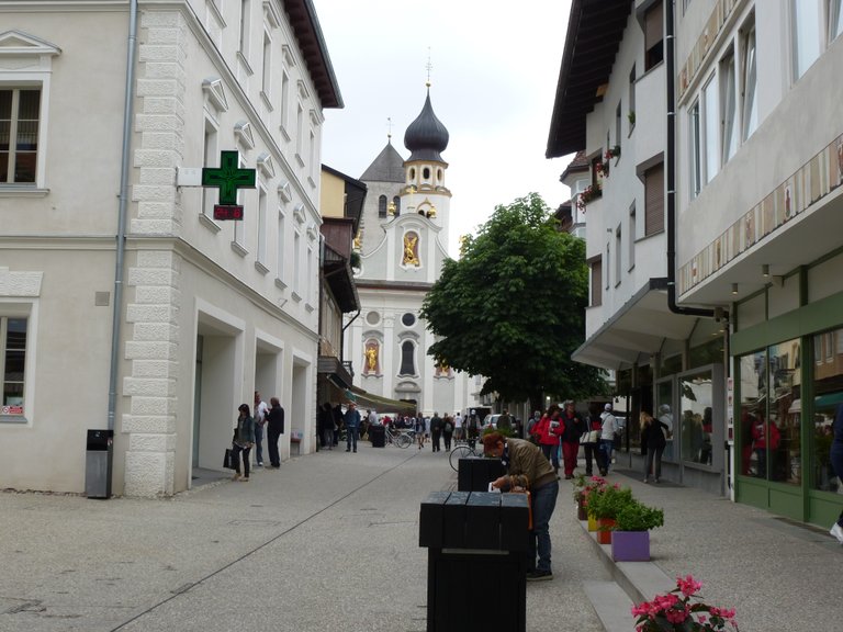 en:Innichen, Ortszentrum mit Pfarrkirche