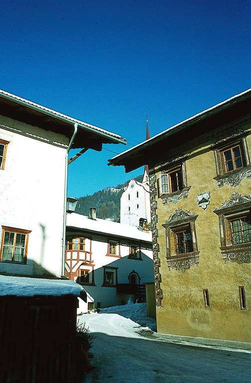 Struttura vecchia nel centro di Oetz