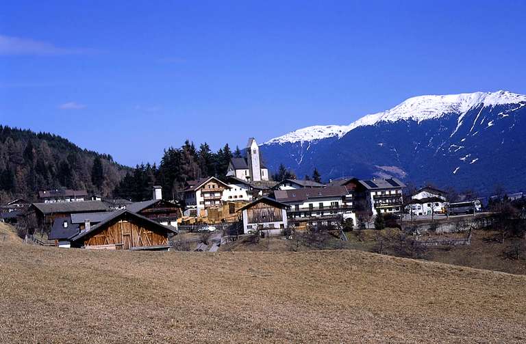 La frazione Snodres, Velturno