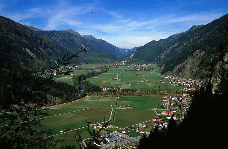 Vista sul comune di Längenfeld