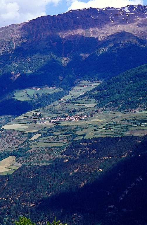 Laas, Ortsteil Tanas auf dem Sonnenberg