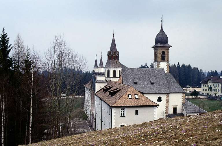 Il Santuario di Pietralba, Nova Ponente