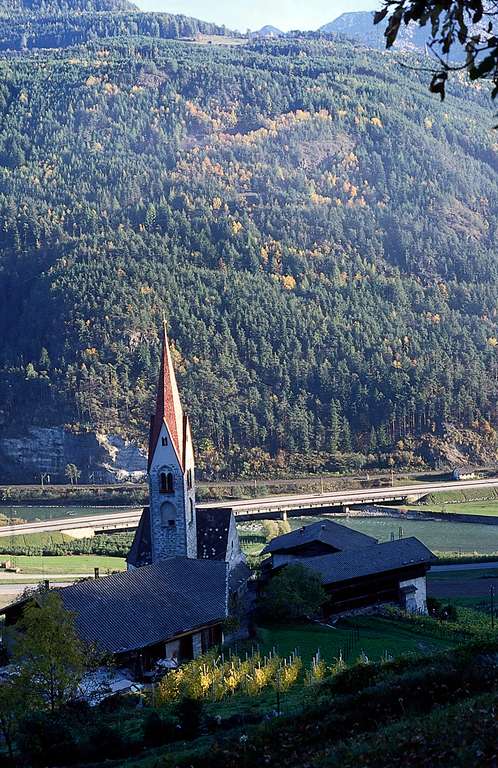 La frazione San Pietro Mezzomonte, Velturno