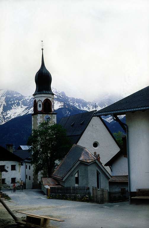 Fiss, Kirche