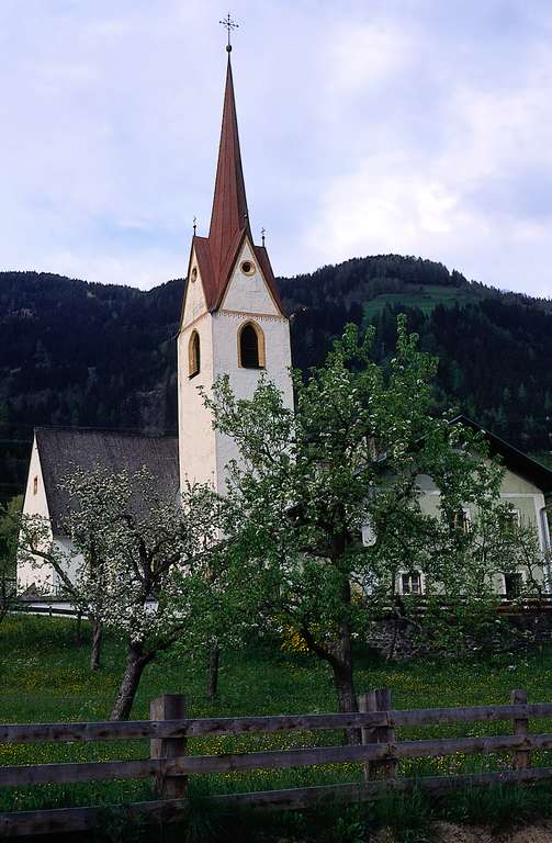 Gaimberg, Kirche