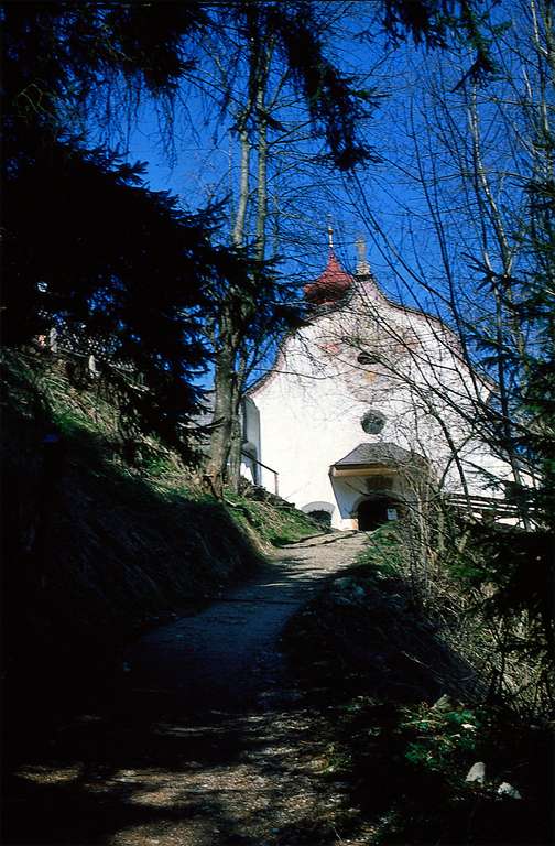 Santuario Annunciazione di Maria, Strass