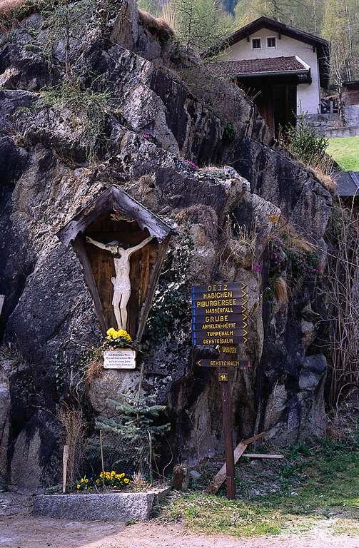 Roadside Calvary in Umhausen