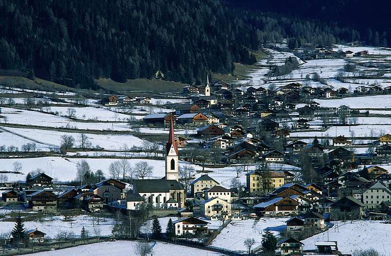 Oberlienz in the background the district Oberdrum 