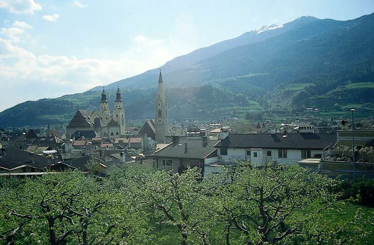 Brixen, center