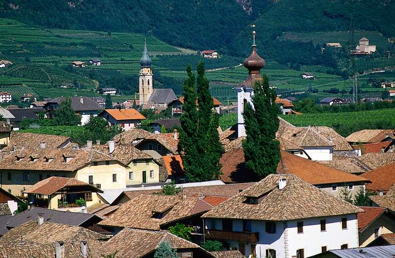 Cornaiano, Appiano sulla strada del vino