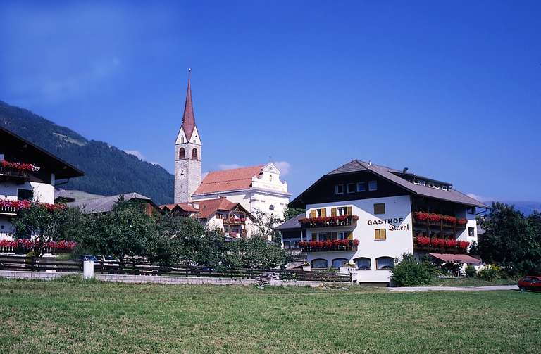 Pfalzen, San Cyriak church