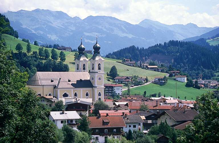 Hofpgarten im Brixental, Kirche