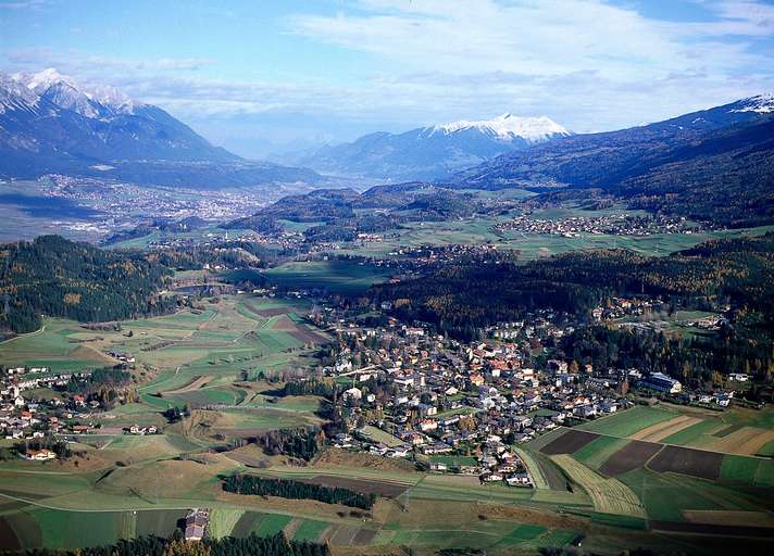 Igls mit Blick auf das Unterinntal