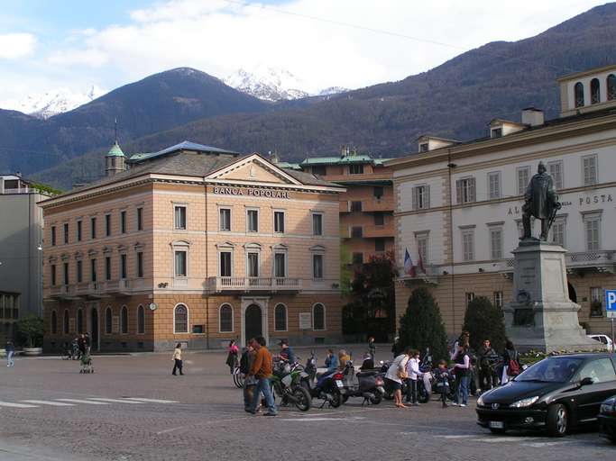 Sondrio, piazza Garibaldi e Martinelli