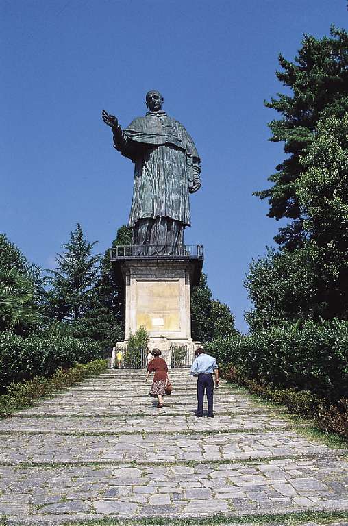 Arona, Colosso di San Carlo Borromeo