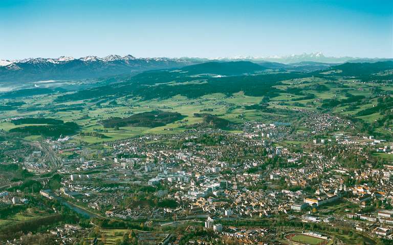 Kempten liegt nur 15km vom Alpenrand entfernt im Allgäuer Alpenvorland