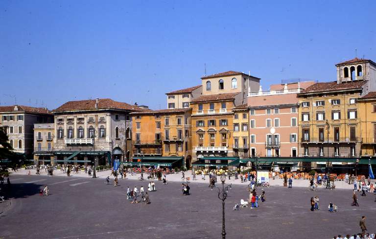 Piazza Bra, Verona