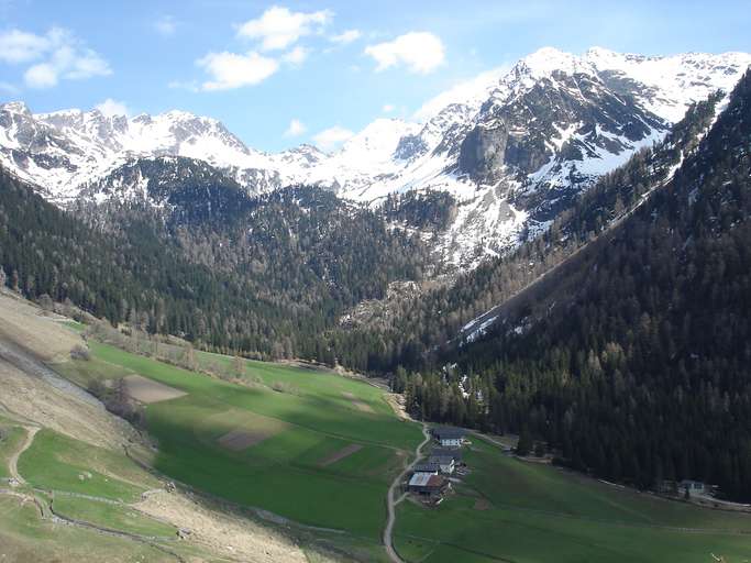 Tramin Valley and Tragwaldhorn (2708 m)