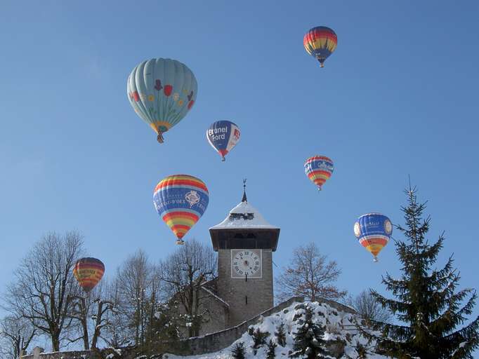 Ballonfahrer, Kirche von Château d'Oex