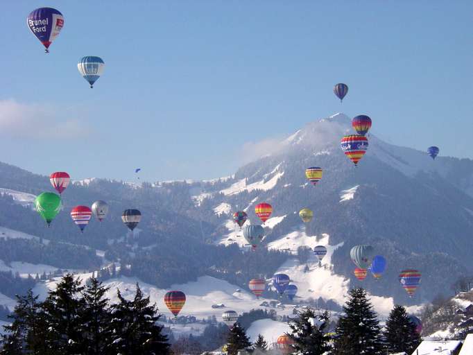 Ballooning above Château d'Oex