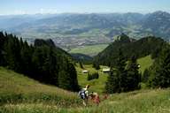 Blick vom Grünten (1.738m) auf Sonthofen (Bild: Sonja Karnath, Sonthofen)