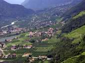 Lagundo, sullo sfondo il Tell (Foto: Tirol Atlas)